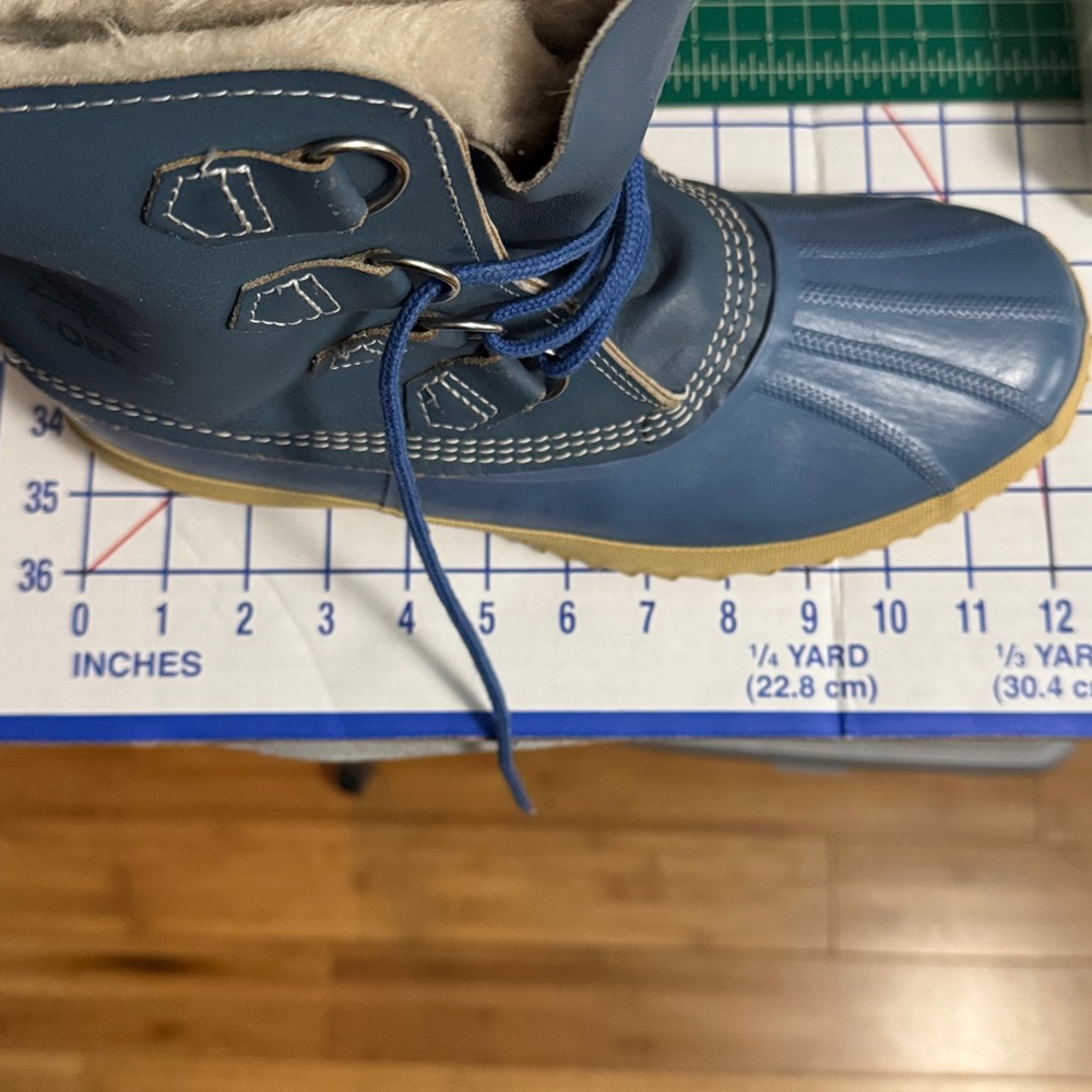 Blue Sorel Manitou insulated snow boots - Picture 11 of 12